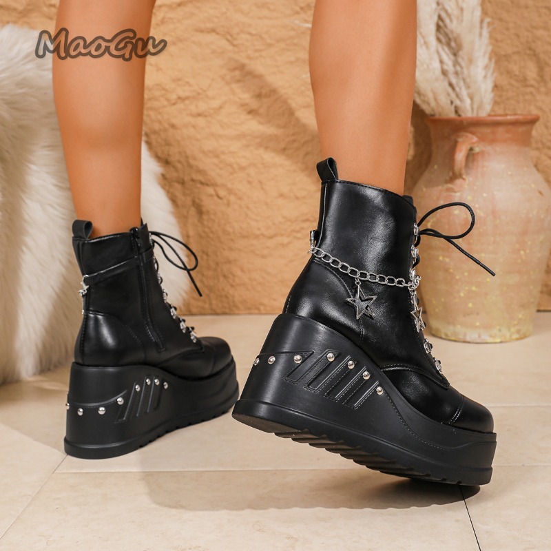 Stivaletti da donna con platea - Motorcycle Chain recensione e prezzo